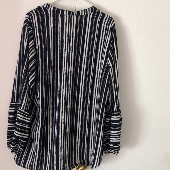 Woman’s fall notations V-neck blue and white striped blouse with hooked chain - Picture 11 of 14